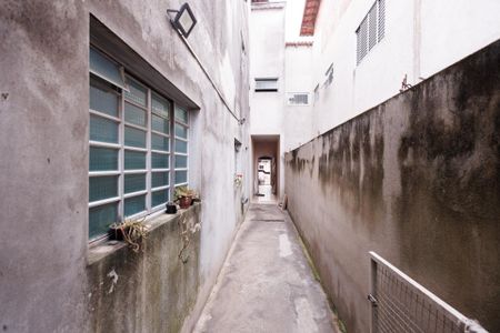 Casa de condomínio para alugar com 125m², 3 quartos e 2 vagas Casa de condomínio para alugar com 125m², 3 quartos e 2 vagasCorredor lateral