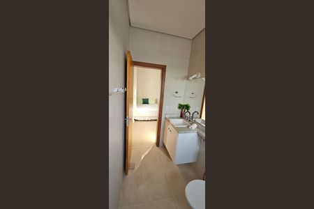 Casa de condomínio à venda com 332m², 4 quartos e 4 vagas Casa de condomínio à venda com 332m², 4 quartos e 4 vagasBanheiro