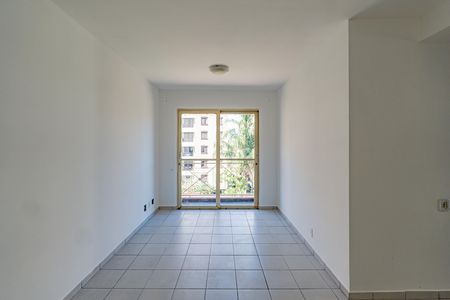 Sala de apartamento para alugar com 3 quartos, 63m² em Parque Bristol, São Paulo