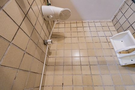 Banheiro de apartamento à venda com 3 quartos, 63m² em Parque Bristol, São Paulo