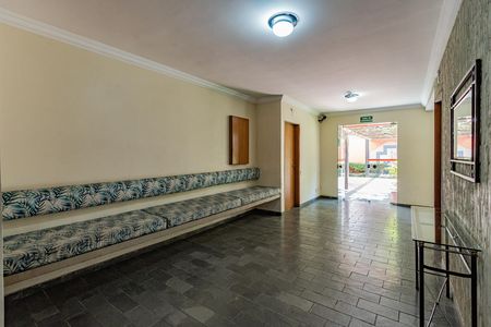 Hall de entrada de apartamento à venda com 3 quartos, 63m² em Parque Bristol, São Paulo