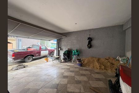 Garagem de casa para alugar com 2 quartos, 100m² em Jardim Tiete, São Paulo