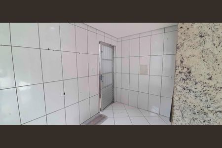 Cozinha de casa para alugar com 2 quartos, 60m² em Jardim das Flores, Osasco