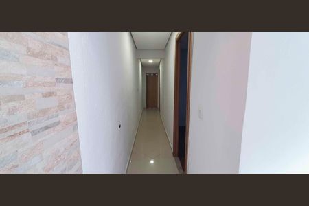 Casa para alugar com 60m², 2 quartos e 1 vaga Casa para alugar com 60m², 2 quartos e 1 vagaCorredor Interno