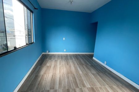 Sala de casa para alugar com 2 quartos, 80m² em Jardim Vinte E Cinco de Agosto, Duque de Caxias
