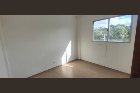Quarto de apartamento para alugar com 2 quartos, 42m² em Taquara, Rio de Janeiro