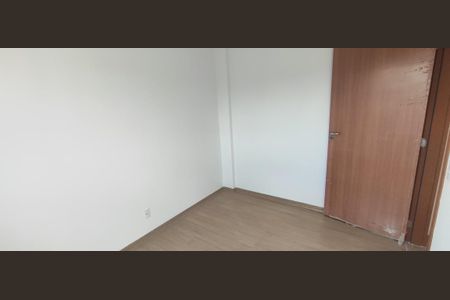 Quarto 2 de apartamento para alugar com 2 quartos, 42m² em Taquara, Rio de Janeiro