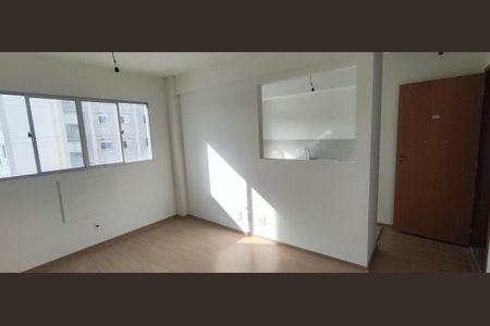 Sala de apartamento para alugar com 2 quartos, 42m² em Taquara, Rio de Janeiro