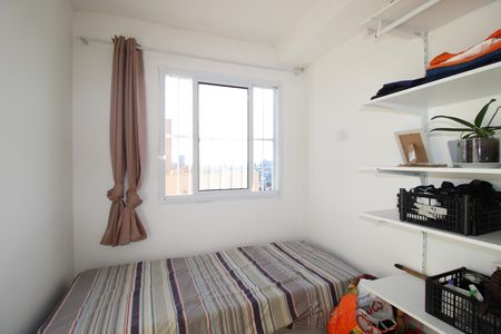 Quarto 1 de apartamento para alugar com 2 quartos, 38m² em Vila Carmosina, São Paulo