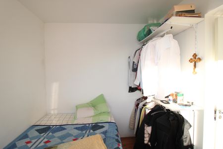 Quarto 2 de apartamento para alugar com 2 quartos, 38m² em Vila Carmosina, São Paulo