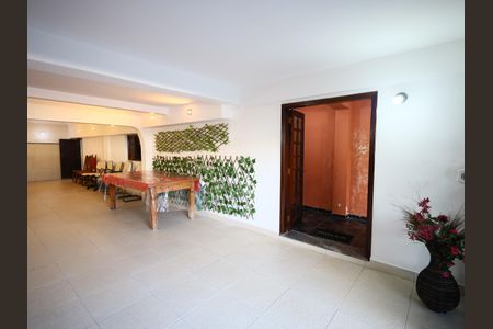 Casa para alugar com 350m², 3 quartos e 2 vagasSalão