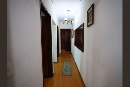 Casa para alugar com 350m², 3 quartos e 2 vagasCorredor