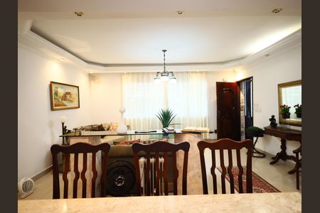 Casa para alugar com 350m², 3 quartos e 2 vagasSala