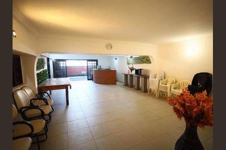 Casa para alugar com 350m², 3 quartos e 2 vagasSalão