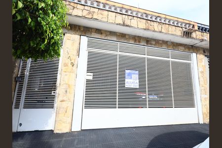 Casa para alugar com 350m², 3 quartos e 2 vagasFachada
