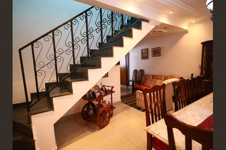 Casa para alugar com 350m², 3 quartos e 2 vagasSala