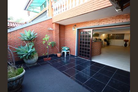 Casa para alugar com 350m², 3 quartos e 2 vagasChurrasqueira