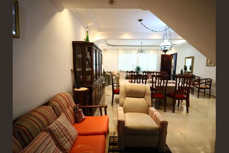 Casa para alugar com 350m², 3 quartos e 2 vagasSala