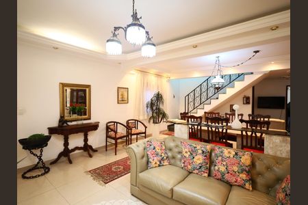 Casa para alugar com 350m², 3 quartos e 2 vagasSala