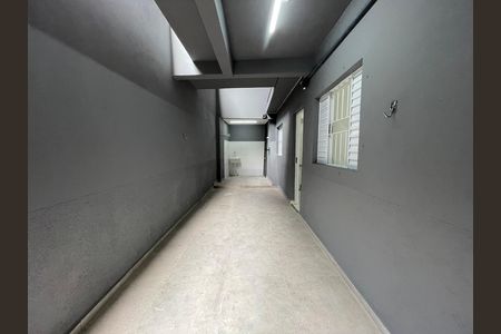 Entrada/Quintal de casa para alugar com 1 quarto, 40m² em Jardim Guarau, São Paulo