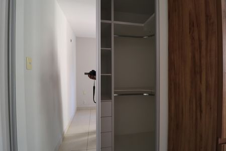 Quarto 2 - Suíte de apartamento para alugar com 2 quartos, 74m² em Patrimônio, Uberlândia