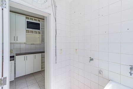 Área de Serviço de apartamento para alugar com 2 quartos, 55m² em Parque Maria Helena, São Paulo