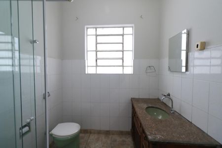 Banheiro de casa para alugar com 2 quartos, 165m² em Cerâmica, São Caetano do Sul