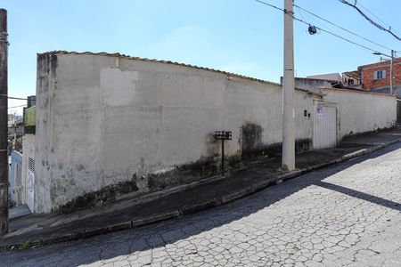 Casa para alugar com 110m², 2 quartos e 3 vagas Casa para alugar com 110m², 2 quartos e 3 vagasFachada