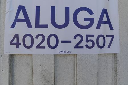 Casa para alugar com 110m², 2 quartos e 3 vagas Casa para alugar com 110m², 2 quartos e 3 vagasPlaquinha