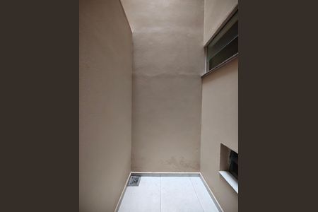 Quarto 2 - Quintal de apartamento para alugar com 2 quartos, 57m² em Vila Paiva, São Paulo