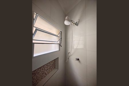 Banheiro de apartamento para alugar com 2 quartos, 57m² em Vila Paiva, São Paulo