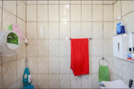 Banheiro de apartamento à venda com 2 quartos, 56m² em Parque Pan Americano, São Paulo