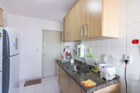 Cozinha  de apartamento à venda com 3 quartos, 80m² em Umuarama, Osasco