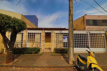 Fachada de casa para alugar com 3 quartos, 269m² em Lídice, Uberlândia