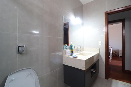 Banheiro Social de casa para alugar com 3 quartos, 269m² em Lídice, Uberlândia