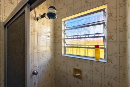 Banheiro da Suíte 1 de casa para alugar com 2 quartos, 175m² em Solemar, Praia Grande