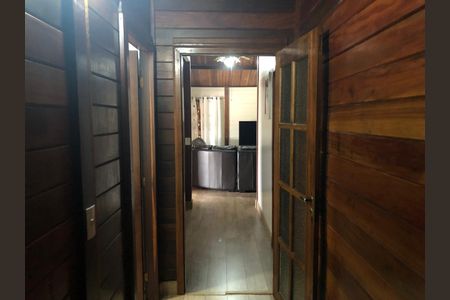 Corredor de apartamento para alugar com 2 quartos, 256m² em Terras do Madeira, Carapicuíba