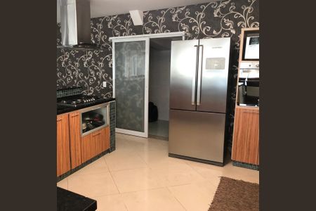 CozinhaCozinha de apartamento para alugar com 2 quartos, 256m² em Terras do Madeira, Carapicuíba