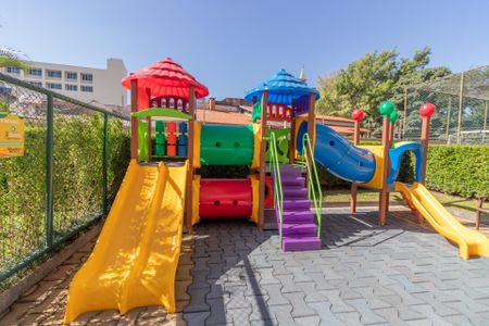 Apartamento à venda com 64m², 3 quartos e 1 vaga Apartamento à venda com 64m², 3 quartos e 1 vagaÁrea comum - Playground