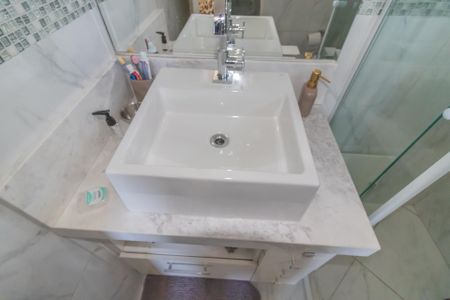 Apartamento à venda com 64m², 3 quartos e 1 vaga Apartamento à venda com 64m², 3 quartos e 1 vagaBanheiro da Suíte