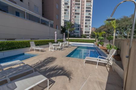 Apartamento à venda com 64m², 3 quartos e 1 vaga Apartamento à venda com 64m², 3 quartos e 1 vagaÁrea comum - Piscina