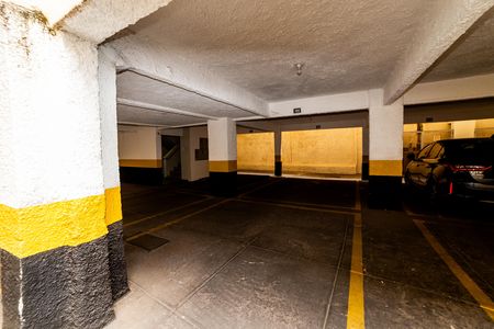 Garagem de apartamento à venda com 2 quartos, 75m² em Sagrada Família, Belo Horizonte