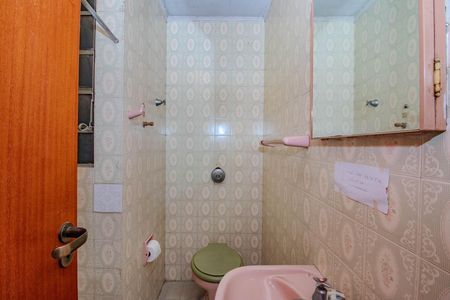 Banheiro 2 de apartamento à venda com 3 quartos, 90m² em São João, Porto Alegre