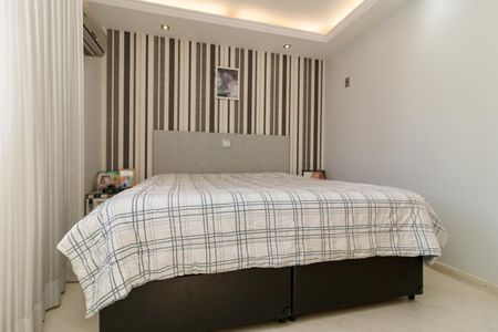 Apartamento à venda com 180m², 3 quartos e 3 vagas Apartamento à venda com 180m², 3 quartos e 3 vagasQuarto