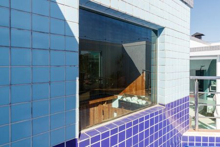 Apartamento à venda com 180m², 3 quartos e 3 vagas Apartamento à venda com 180m², 3 quartos e 3 vagasÁrea de lazer