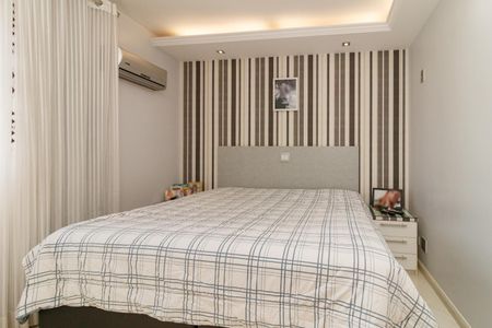 Apartamento à venda com 180m², 3 quartos e 3 vagas Apartamento à venda com 180m², 3 quartos e 3 vagasQuarto