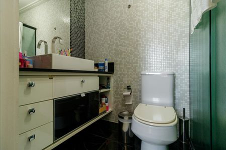 Apartamento à venda com 180m², 3 quartos e 3 vagas Apartamento à venda com 180m², 3 quartos e 3 vagasBanheiro da Suíte