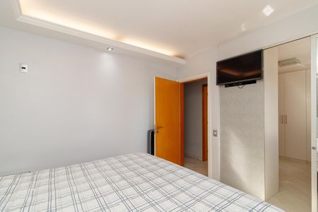 Apartamento à venda com 180m², 3 quartos e 3 vagas Apartamento à venda com 180m², 3 quartos e 3 vagasQuarto