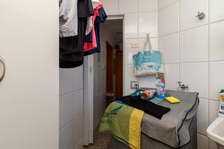 Apartamento à venda com 180m², 3 quartos e 3 vagas Apartamento à venda com 180m², 3 quartos e 3 vagasÁrea de Serviço