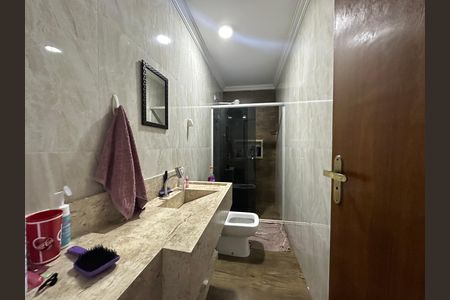 Casa de condomínio à venda com 209m², 3 quartos e 2 vagas Casa de condomínio à venda com 209m², 3 quartos e 2 vagasBanheiro